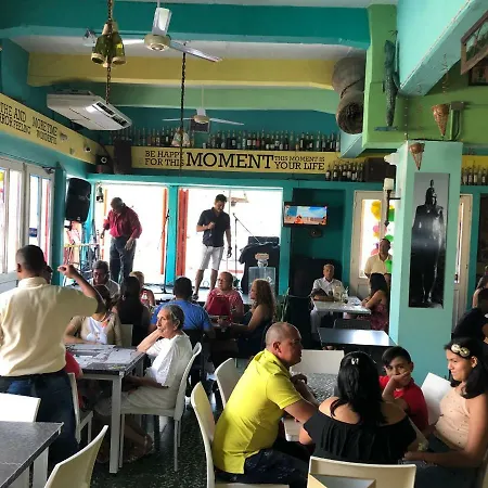 La Colonia Hostal