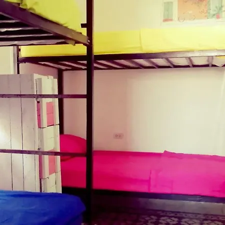 La Colonia Hostal *