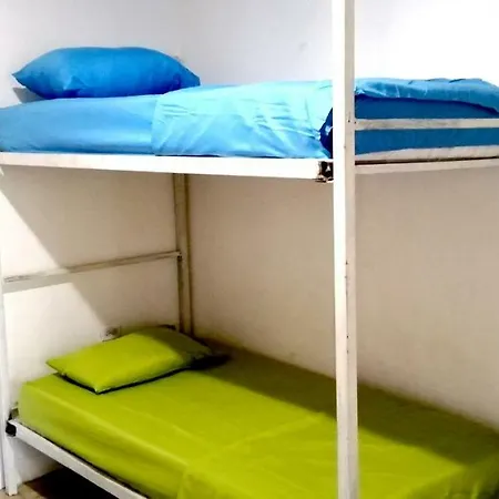 La Colonia Hostal *