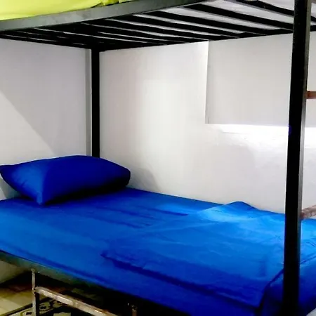 La Colonia Hostal *
